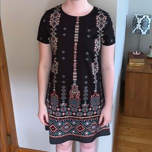 Shift dress with unique pattern